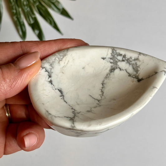 Howlite Tear Shaped Bowl